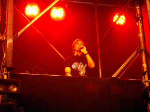 David Guetta sempre ai vertici delle classifiche