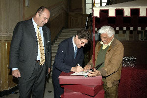 Sul Muretto di Alassio la piastrella Champagne Krug